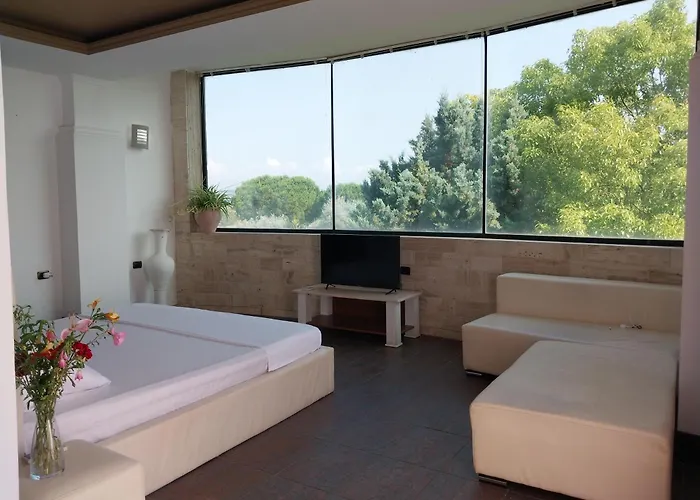 Hotel Different Divjake